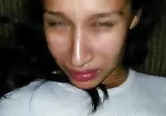 Oczy retube za darmo i daje mi w usta złych czerwonych.